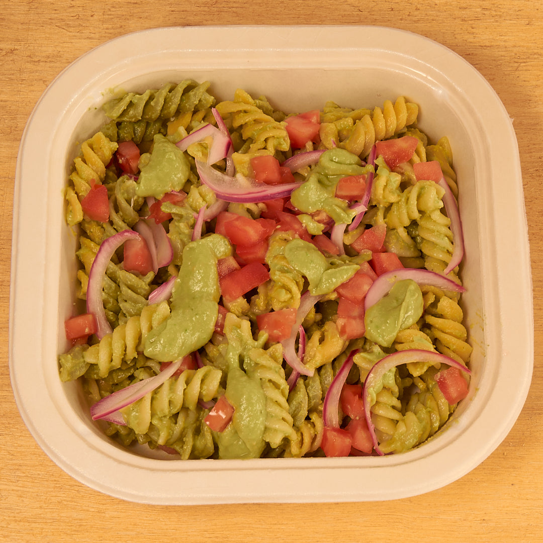 Ensalada de fusilli con pesto de aguacate - ensupuntoadomicilio