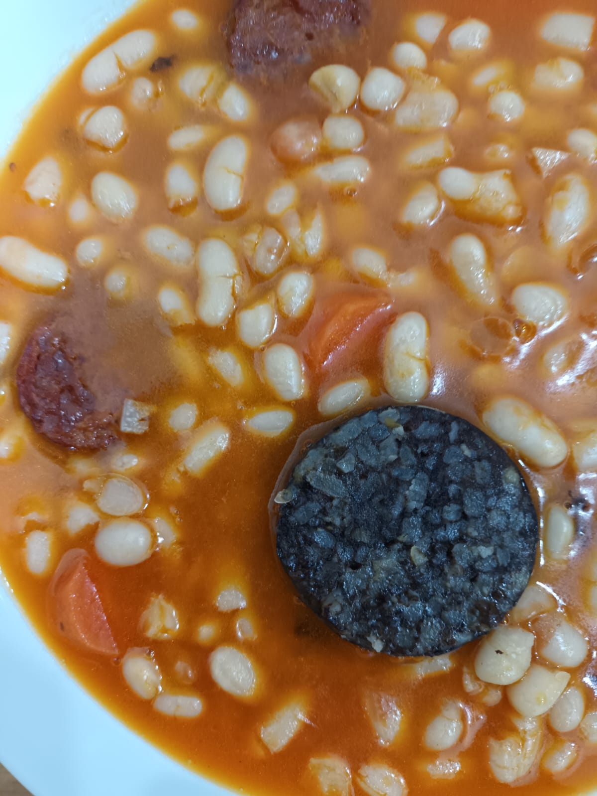 Alubia blanca con chorizo y morcilla