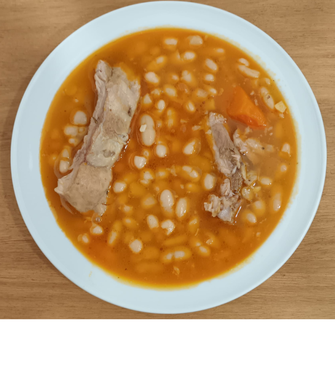 Alubia blanca con costilla de cerdo