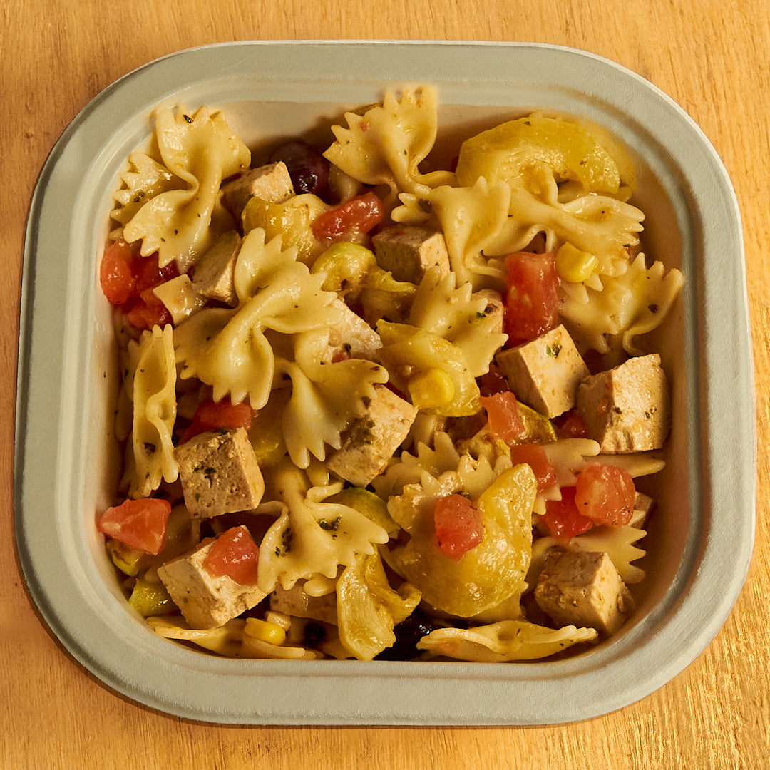 Ensalada de farfalle con tofu - ensupuntoadomicilio
