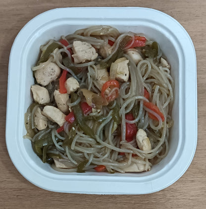 Noodles de batata con pollo