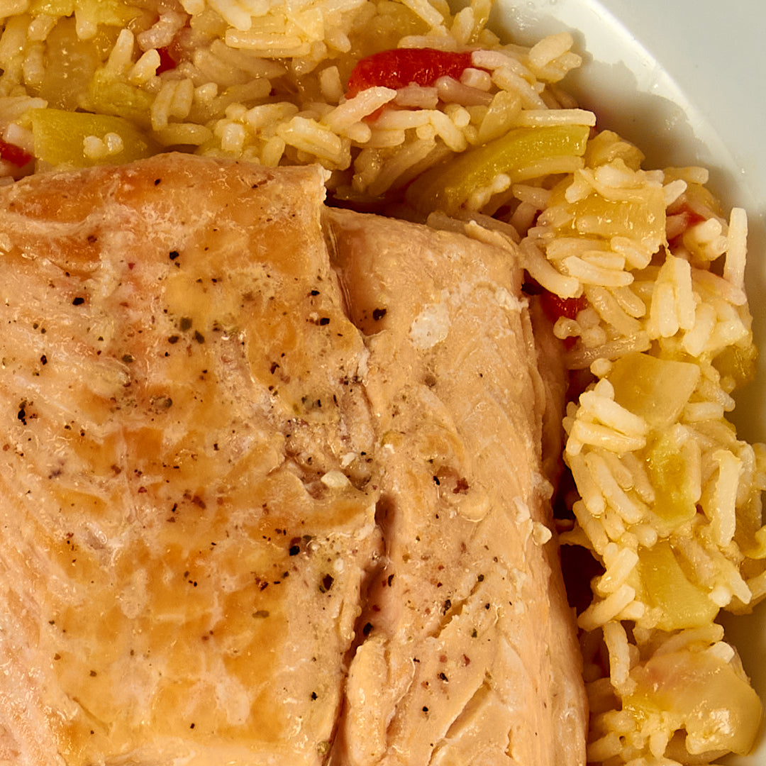 Salmón a la plancha con verduras y arroz basmati - ensupuntoadomicilio